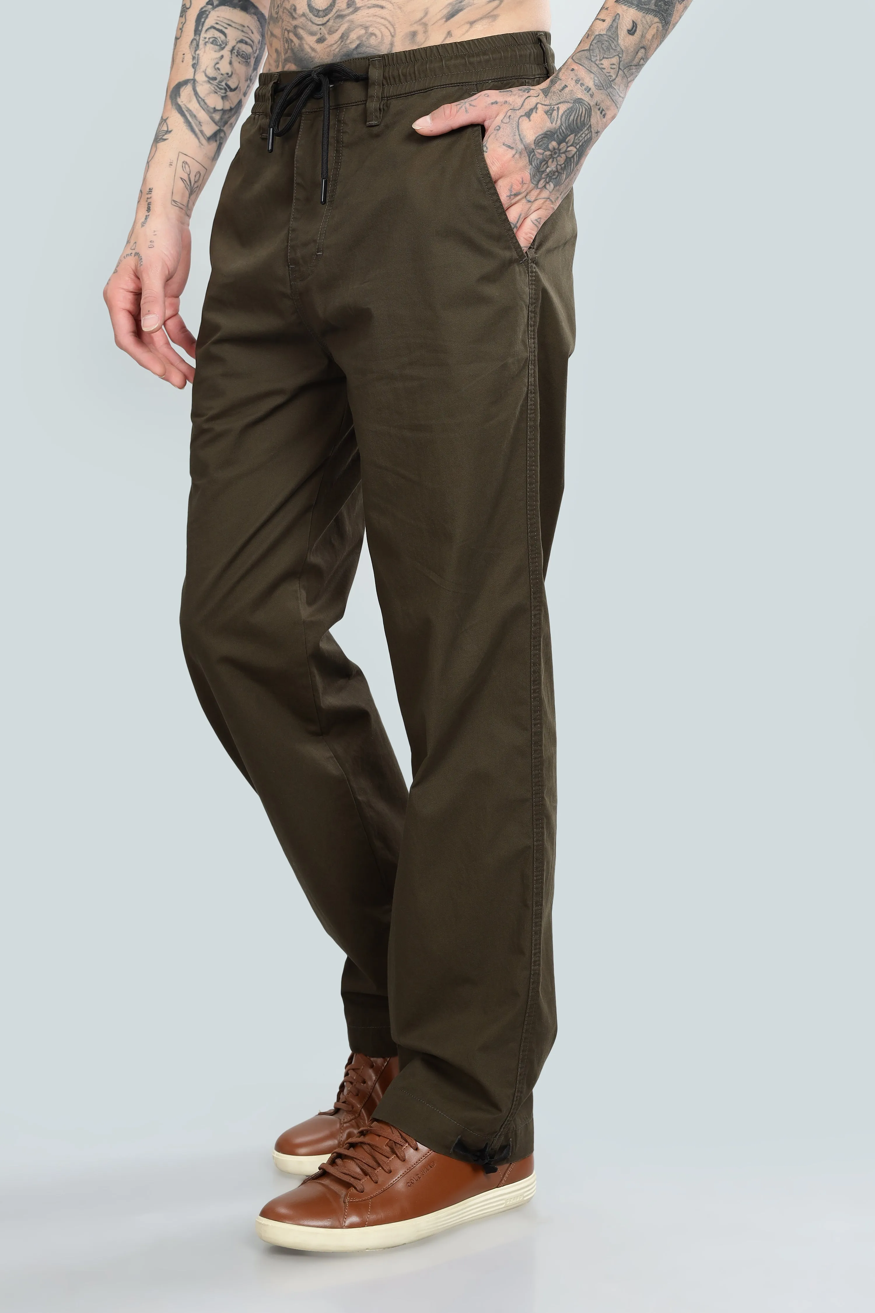 SAINTJONES BROWN STRAIGHT PANTS.