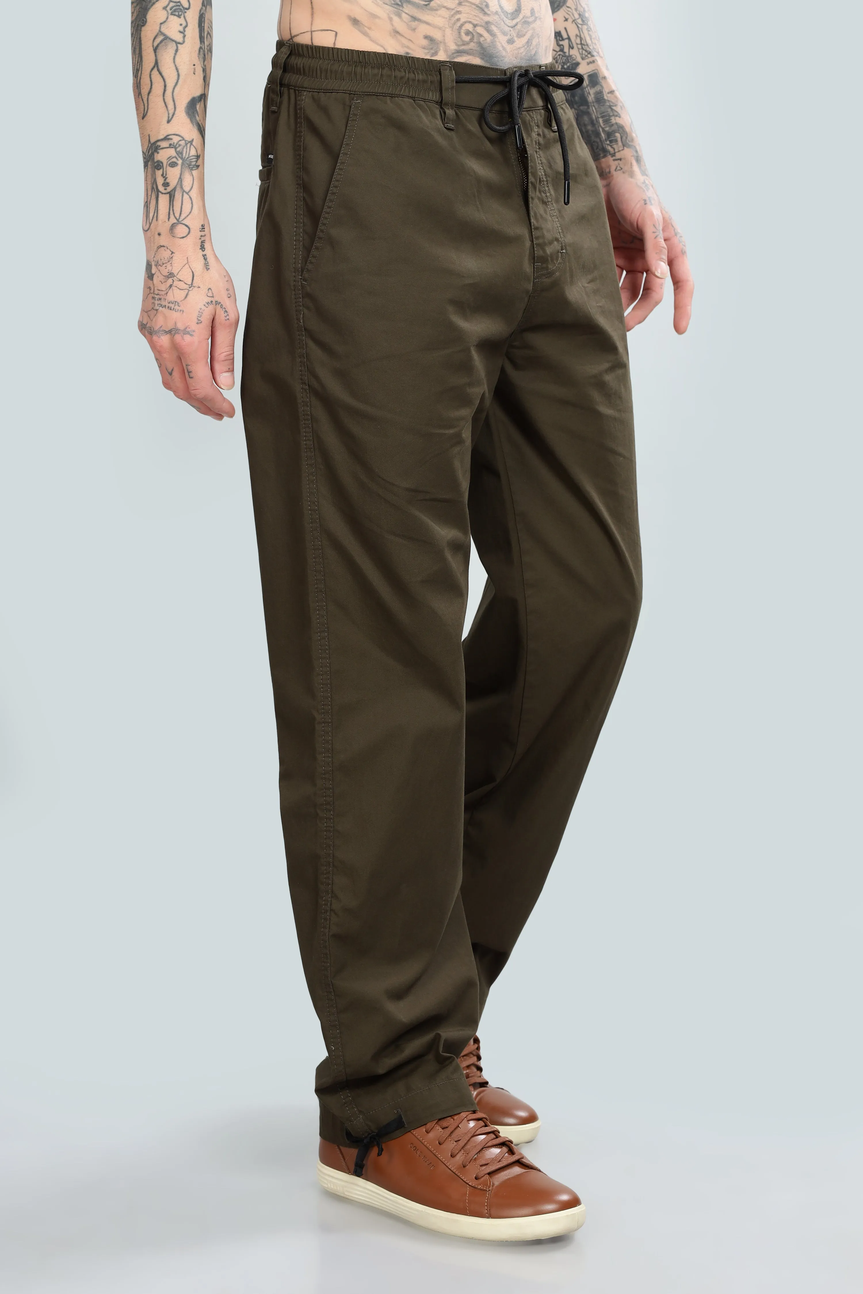 SAINTJONES BROWN STRAIGHT PANTS.